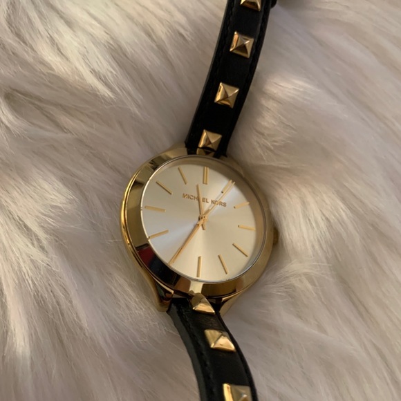 Michael Kors Wrist Wrap - Picture 2 of 7